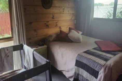 Photo of property in 143 Govett Avenue, Frankleigh Park, New Plymouth, 4310