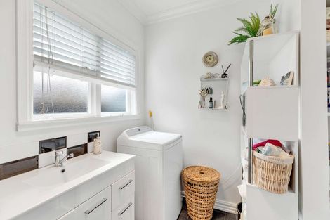 Photo of property in 99 Heretaunga Street, Palmerston North, 4414