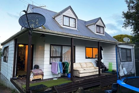 Photo of property in 1/21 Wattle Street, New Lynn, Auckland, 0600