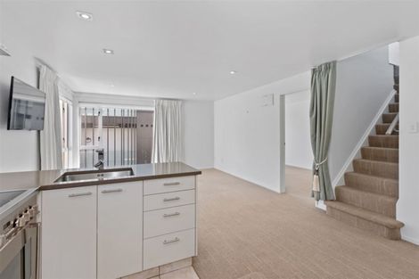 Photo of property in 8/32 Cranmer Square, Christchurch Central, Christchurch, 8013