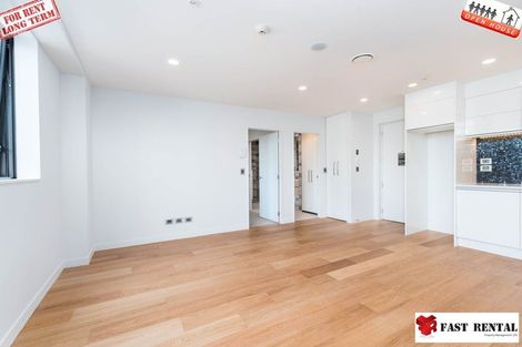 Photo of property in 18 Sumich Place, West Harbour, Auckland, 0618