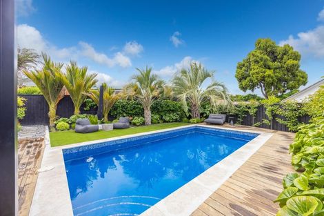 Photo of property in 43 Saint Andrews Terrace, St Andrews, Hamilton, 3200