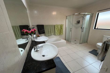 Photo of property in 98 Meadowland Drive, Somerville, Auckland, 2014