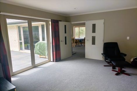 Photo of property in 4 Zuppicich Lane, Woodend, 7610