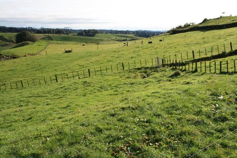 Photo of property in 311 Croydon Road, Midhirst, Stratford, 4394