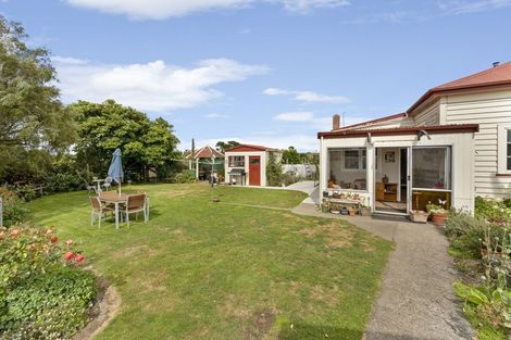 Photo of property in 19 Graves Street, Eltham, 4322