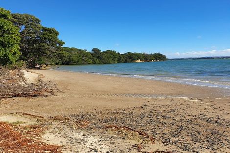 Photo of property in 96 Wharf Road, Clarks Beach, Pukekohe, 2679