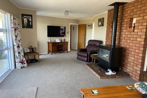Photo of property in 21 Castle Street, Eltham, 4322