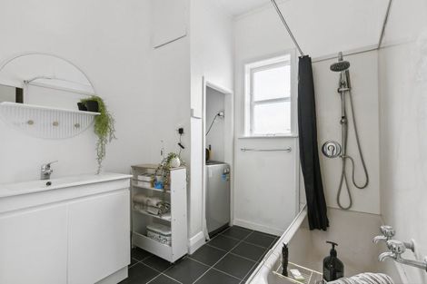 Photo of property in 2 Nikau Street, Newtown, Wellington, 6021