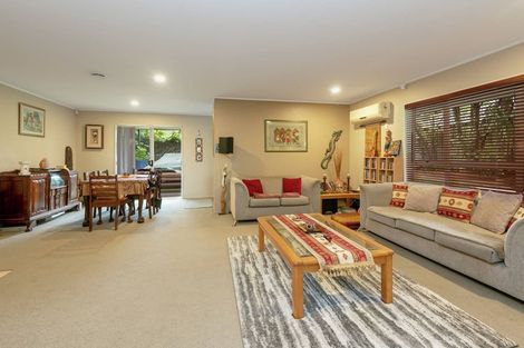 Photo of property in 24 Frank Bunce Grove, Flat Bush, Auckland, 2019