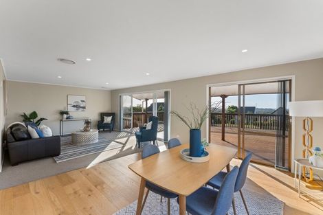 Photo of property in 137 Winara Avenue, Waikanae, 5036