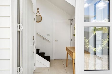 Photo of property in 7a Varlene Terrace, Forrest Hill, Auckland, 0620