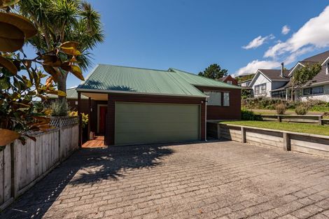 Photo of property in 1 Kinnel Grove, Papakowhai, Porirua, 5024