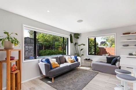 Photo of property in 21 Bryndwr Road, Fendalton, Christchurch, 8052