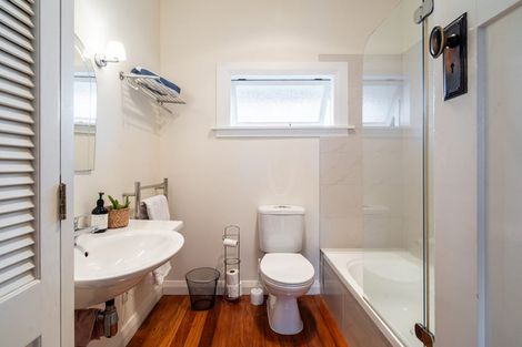 Photo of property in 1/10 Corrella Road, Belmont, Auckland, 0622