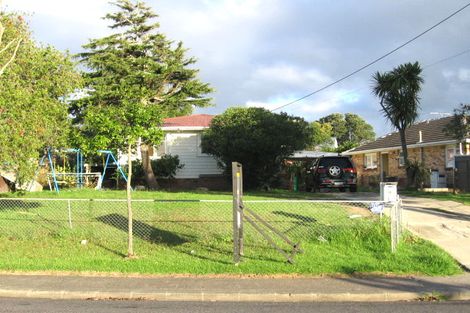 Photo of property in 42 Amberley Avenue, Te Atatu South, Auckland, 0610
