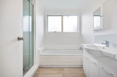 Photo of property in 32 Yearsley Place, Manurewa, Auckland, 2102