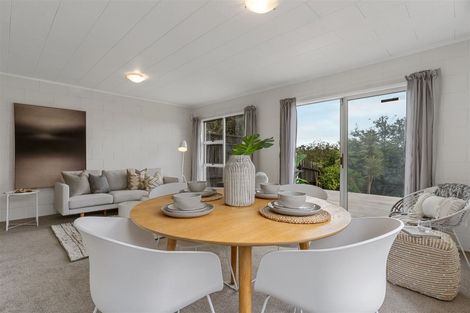 Photo of property in 1/50a Target Road, Totara Vale, Auckland, 0629