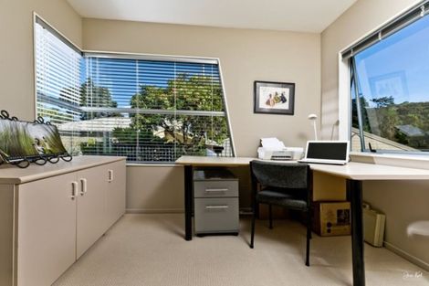 Photo of property in 19 Pitoitoi Avenue, Greenhithe, Auckland, 0632