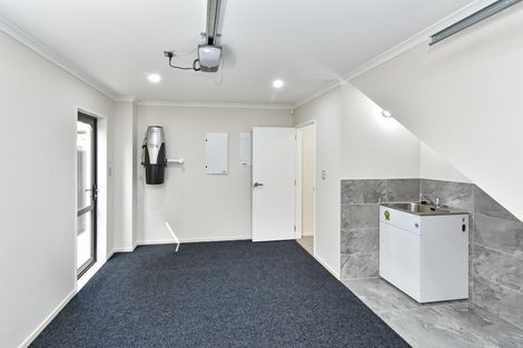 Photo of property in 56b Cambridge Terrace, Papatoetoe, Auckland, 2025
