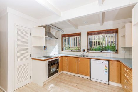 Photo of property in 33 Meadowvale Avenue, Forrest Hill, Auckland, 0620