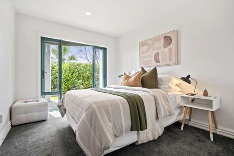 Photo of property in 2/61 Beresford Street, Bayswater, Auckland, 0622