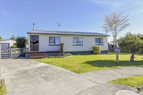 Photo of property in 4 Kirkcaldie Grove, Levin, 5510