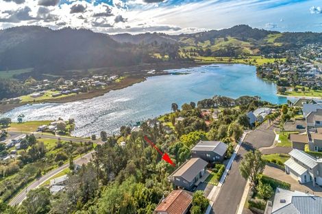 Photo of property in 8 Ridge Road, Tairua, 3508