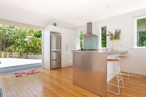 Photo of property in 4 Lysnar Street, Okitu, Gisborne, 4010