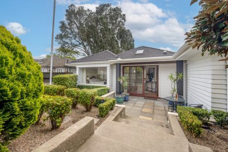 Photo of property in 33 Bleakhouse Road, Howick, Auckland, 2014