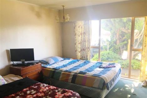 Photo of property in 1 Justamere Place, Weymouth, Auckland, 2103