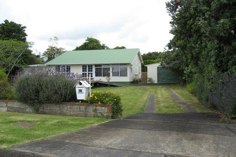 Photo of property in 45 Kiwi Esplanade, Mangere Bridge, Auckland, 2022