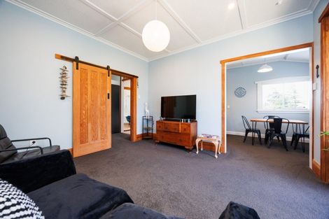 Photo of property in 28 Thames Street, Rongotea, 4476