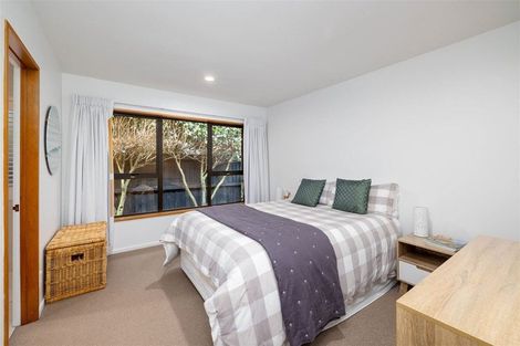 Photo of property in 2 Buscot Gate, Avonhead, Christchurch, 8042