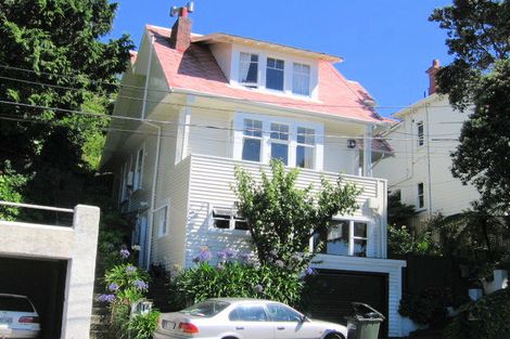 Photo of property in 12 Glasgow Street, Kelburn, Wellington, 6012