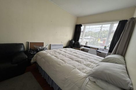 Photo of property in 195 Onepu Road, Lyall Bay, Wellington, 6022