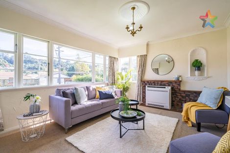 Photo of property in 127 Stokes Valley Road, Stokes Valley, Lower Hutt, 5019