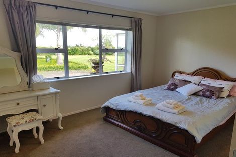 Photo of property in 140 Kaipara Road, Papakura, 2582