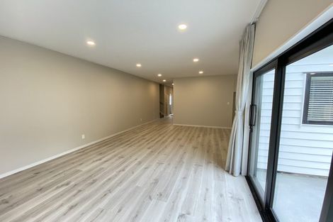 Photo of property in 8 Tagish Way, Orewa, 0931