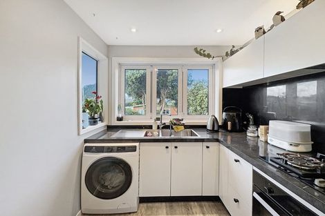 Photo of property in 32 Matai Street, Castlecliff, Whanganui, 4501