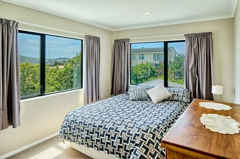 Photo of property in 21 View Road, Titahi Bay, Porirua, 5022
