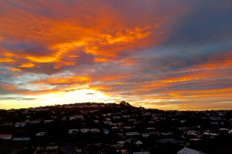 Photo of property in 43 Turville Crescent, Newlands, Wellington, 6037