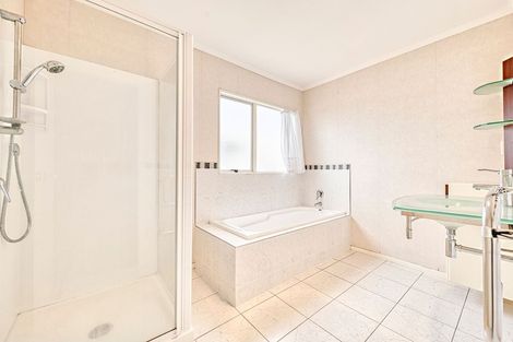 Photo of property in 14 Cyril French Drive, Flat Bush, Auckland, 2016