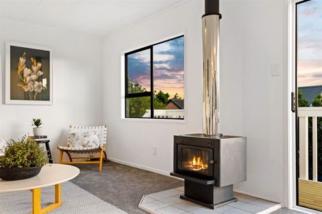 Photo of property in 1/9 Darcy Place, Massey, Auckland, 0614