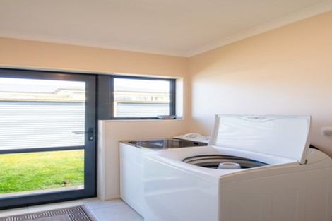 Photo of property in 22 John Street, Winton, 9720