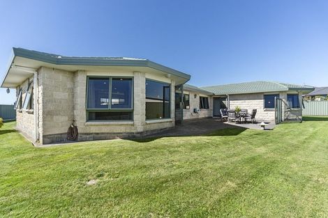 Photo of property in 11 Desmond Place, Bell Block, New Plymouth, 4312