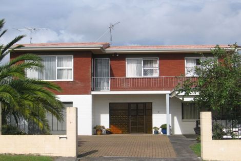 Photo of property in 27 Mcleod Road, Henderson, Auckland, 0612