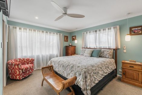 Photo of property in 102 Mark Street, Whangamata, 3620