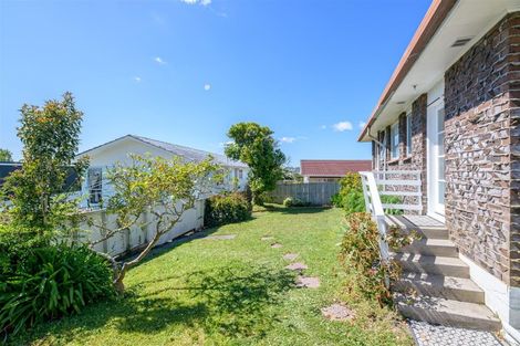Photo of property in 2/27 Spence Road, Henderson, Auckland, 0612