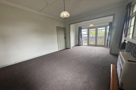 Photo of property in 17 Wallath Road, Westown, New Plymouth, 4310